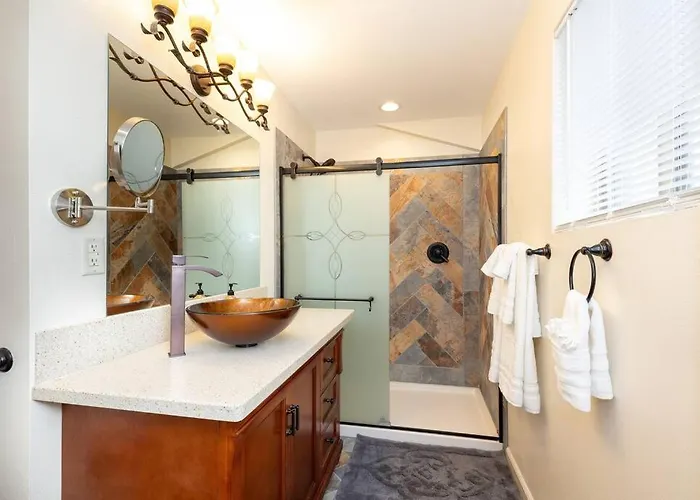 Tranquil Retreat: Luxury At Mount Elden's Foothills, Steps From Route 66 And Mall Holiday home Flagstaff