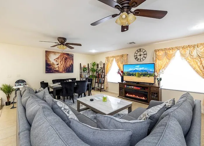 Tranquil Retreat: Luxury At Mount Elden's Foothills, Steps From Route 66 And Mall *