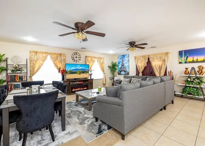 Holiday home Tranquil Retreat: Luxury At Mount Elden's Foothills, Steps From Route 66 And Mall Flagstaff