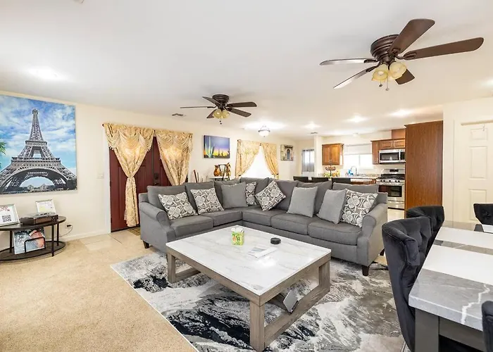 Holiday home Tranquil Retreat: Luxury At Mount Elden's Foothills, Steps From Route 66 And Mall Flagstaff