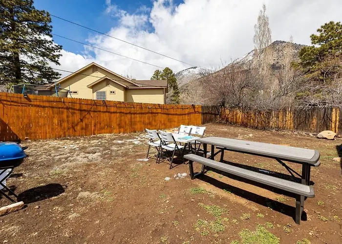 Holiday home Tranquil Retreat: Luxury At Mount Elden's Foothills, Steps From Route 66 And Mall