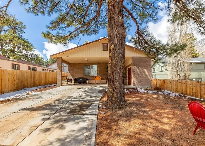 Tranquil Retreat: Luxury At Mount Elden's Foothills, Steps From Route 66 And Mall Holiday home Flagstaff